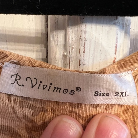 Tan Maxi Sundress with V-neck and Bishop Sleeves - Picture 11 of 11